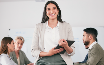 7 formas de usar IA para ahorrar tiempo al crear capacitaciones